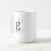 Einzigartiger Stilname und Monogramm-Typografie Kaffeetasse (Vorderseite Links)
