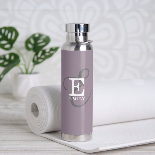 Einzigartiger Stilname und Monogramm-Typografie Li Trinkflasche (Yoga)