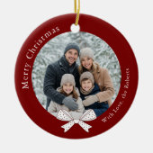 Einzigartiges Bow Weihnachtsball Rotes Foto Keramik Ornament (Vorne)