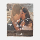 Einzigartiges Foto Rustikal Wir sind Verlobten Paa Fleecedecke (Vorderseite)