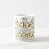 Einzigartiges Hakuna Matata Design: Serene Vibes Kaffeetasse (Mittel)