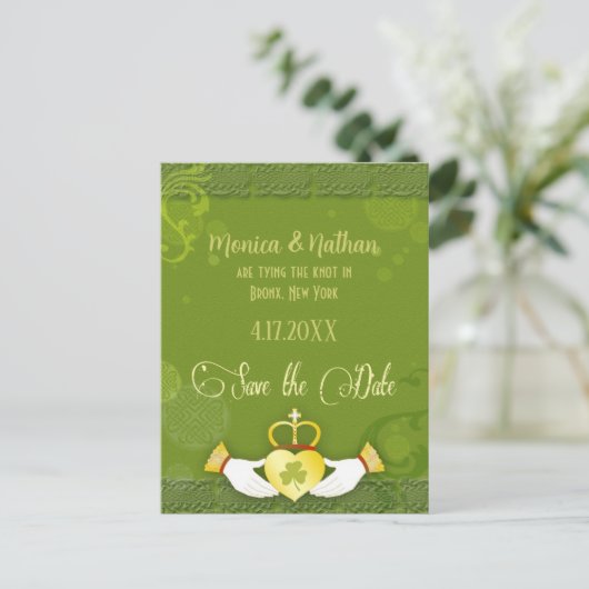 Einzigartiges Irish Wedding Save the Date Ankündigungspostkarte (Stehend Vorderseite)