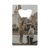 Einzigartiges Monogramm-Foto Save the Date Kreditk Geldbeutel Flaschenöffner (Rückseite)