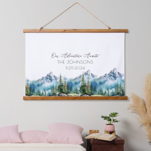 Einzigartiges Mountain Alternative Wedding Guest B Wandteppich Mit Holzrahmen (Schlafzimmer)
