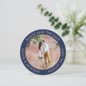 Einzigartiges Round Foto Moderne Navy Blue & Pink  Save The Date (Stehend Vorderseite)