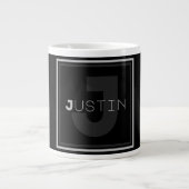 Einziges Grau-Monogramm Jumbo-Tasse (Vorderseite)