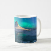 Eis und Schnee | Kirkjufell Mountain, Island Kaffeetasse (VorderseiteRechts)