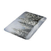 Eis und Schnee | Pine Woodland, Österreich Badematte (Schrägansicht)