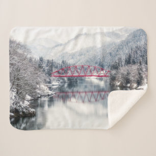 Eis und Schnee Rote Brücke im Winter, Japan Sherpadecke