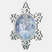 Eis und Schnee Textured Blue Weihnachtsmuster Schneeflocken Zinn-Ornament (Rechts)
