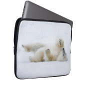 Eisbär im Schnee, Norwegen Laptopschutzhülle (Vorne Rechts)