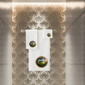 Eisbär mit Blick auf das Nordpol-Holzschild Badhandtuch Set