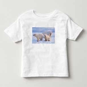 Eisbär-Mutter mit Jungen auf Packeis der Küste Kleinkind T-shirt