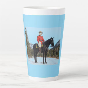 Eisbär RCMP Korporal auf einem Pferd Milchtasse