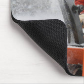 Eisbär schiebt einen Schneefräser Mousepad (Ecke)