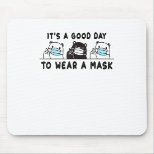 Eisbär Schwarzbär mit Gesichtsmaske süß lustig Mousepad