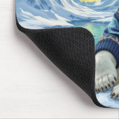 Eisbär sitzt unter Nordlichtern Mousepad (Ecke)