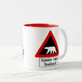 Eisbär, Verkehrszeichen, Norwegen Zweifarbige Tasse (VorderseiteRechts)