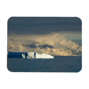 Eisberg am Anfang der Drake-Passage direkt Magnet