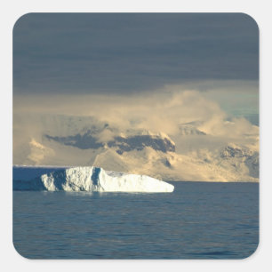 Eisberg am Anfang der Drake Passage Quadratischer Aufkleber