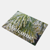 Eisbeschichtete Kiefernneedles Winter Botanisch Fußmatte (Schrägansicht)