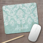 Eisblau Vintager Damast Muster mit grungy Finish Mousepad<br><div class="desc">Ein Vintages Muster mit einer Tafel und Spitzen-Design. Schau genau auf die Blume und Blätter. Ein trendiges Design mit Juwelenfarben und Eleganz. Elemente können leichter angepasst werden, wenn Sie zuerst alle Foto und Texte ersetzen. Wenn Ihre Kunst noch angepasst werden muss, klicken Sie auf die Schaltfläche Diese anpassen. Das bringt...</div>