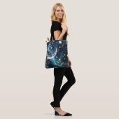 Eisblauer Himmelmond Tasche (Am Model)