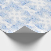 Eisblauer Schneeflocken Geschenkpapier (Ecke)