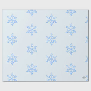 Eisblaues Schneeflockenmuster auf hellblauem Hinte Geschenkpapier