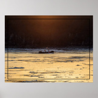 Eisbrecher bei Sonnenuntergang Poster