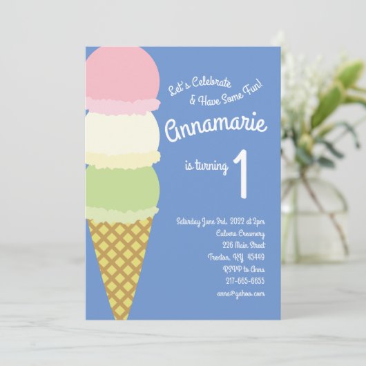 Eiscreme 1. Geburtstag Niedliche Einladungen (Stehend Vorderseite)
