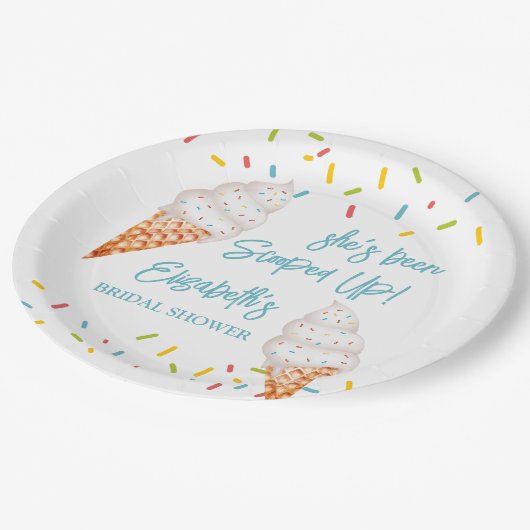 Eiscreme-Brautparty personalisiert Pappteller (Schrägansicht)