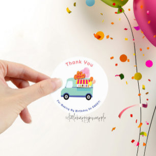 Eiscreme, die du zum Geburtstag schreit Runder Aufkleber