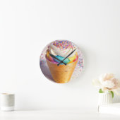 Eiscreme-Kone-Sprinklen Runde Wanduhr (Zuhause)