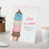 Eiscreme-Liebe ist süß nehmen eine Leckerei Brautp Sockelschild (In SItu)