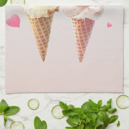 Eiscreme-Paar - Liebe bei First Lick Geschirrtuch (Gefaltet)