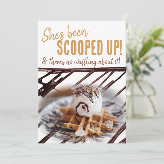 Eiscreme-Scoop auf WaffelBrautparty Einladung (Stehend Vorderseite)