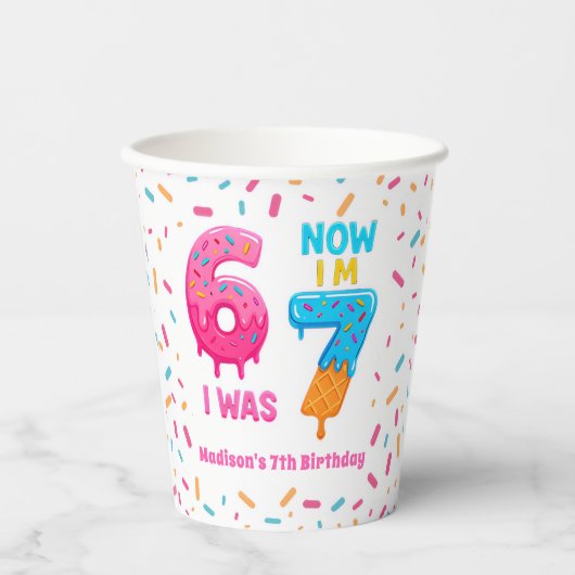 Eiscreme Sechs Sieben 67 Geburtstag Papiertassen Pappbecher (Vorderseite)
