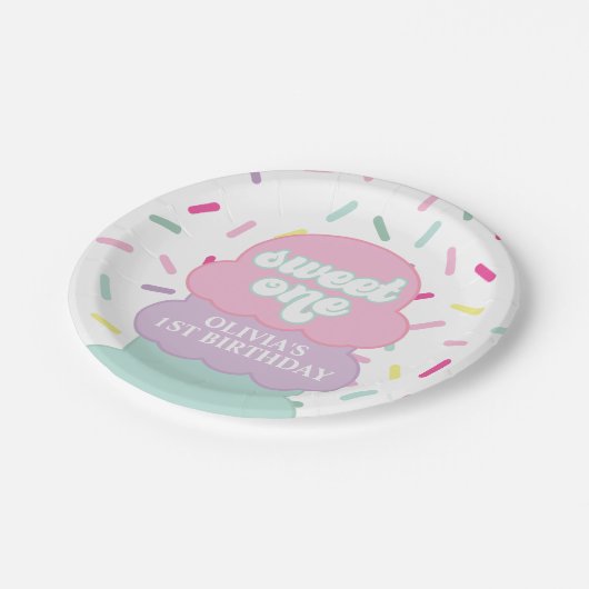 Eiscreme und Sprinkles Sweet One 1st Birthday Pap Pappteller (Schrägansicht)