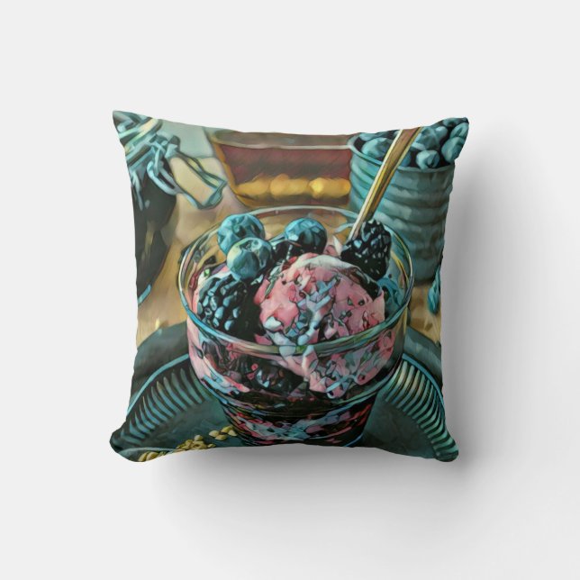 Eiscremekuchen mit Beeren Kissen (Vorderseite)