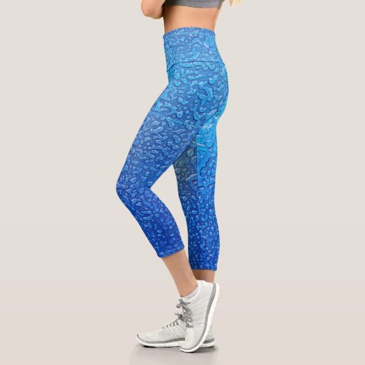 Eisdesign auf blauem Metall Capri Leggings (Links)