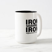 Eisen Sharpens Eisen - Sprichwörter 27:17 Tasse (VorderseiteRechts)