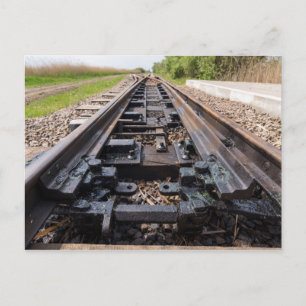 Eisenbahn verschwindet in der Ferne Postkarte
