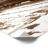 Eisenbahnlokomotive in schneebedeckter Winterlands Poster (Ecke)