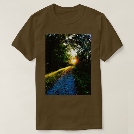 Eisenbahnweg in den Sonnenuntergang T-Shirt (Design vorne)