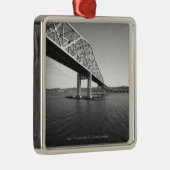 Eisenbrücke B&W Silbernes Ornament (Rechts)