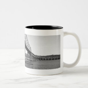 Eisenbrücke B&W Zweifarbige Tasse
