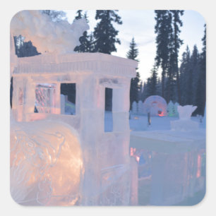 Eisenskulptur Zugmaschine Winter gefrorene Schneek Quadratischer Aufkleber
