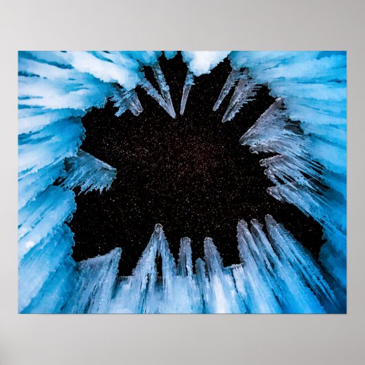 Eishöhle // Starry Beautiful Blue Crystal Icicicic Poster (Vorne)