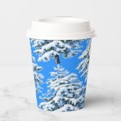 Eisige Baumträume Schneewald Pappbecher (Rückseite)